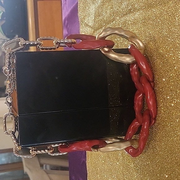 Jewelry - Picture 2 of 8